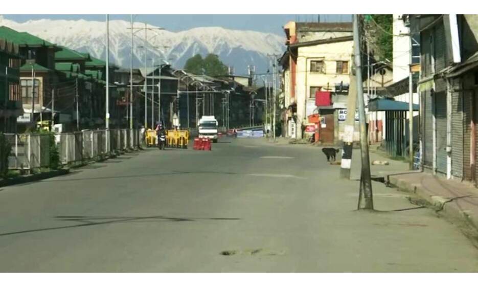 जम्मू - कश्मीर के सभी जिलों में लगा कोरोना कर्फ्यू, सोमवार सुबह तक रहेगा प्रभावी