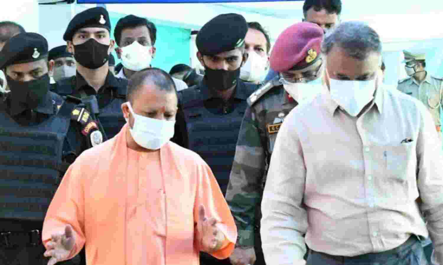कोरोना रिपोर्ट निगेटिव आते ही ग्राउंड ज़ीरो पर उतरे यूपी के CM योगी