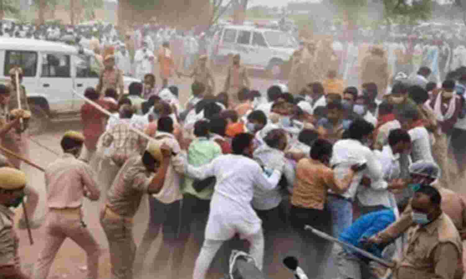 कानपुर देहात: मतगणना स्थल पर प्रत्याशियों के समर्थकों ने गाइडलाइंस की उड़ाई धज्जियां