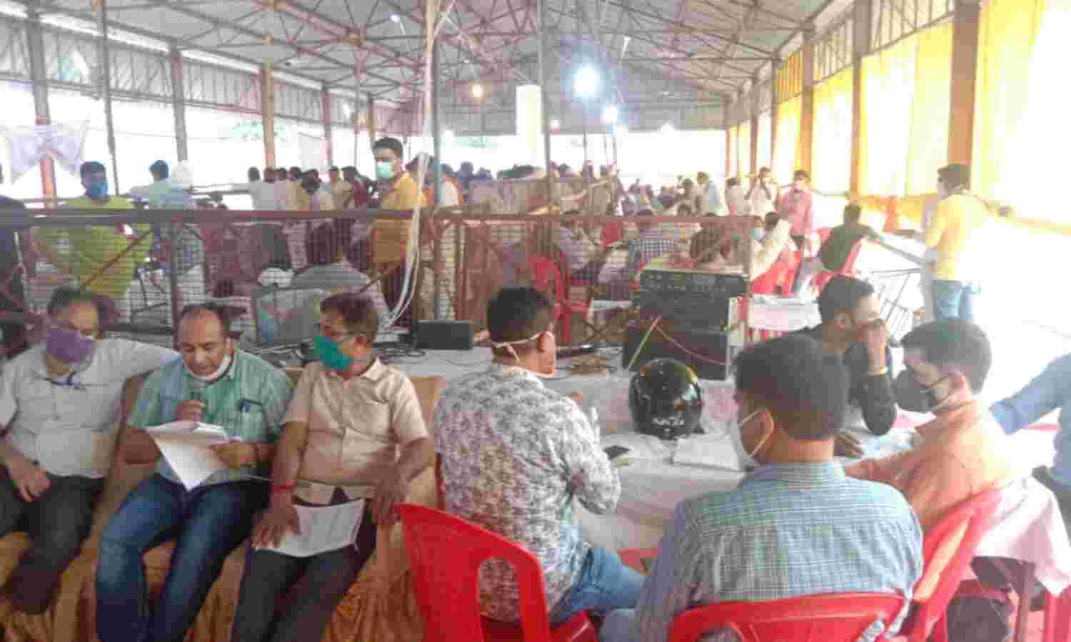 बाराबंकी : मतगणना के परिणाम आने के साथ कही ख़ुशी, कही रहा गम