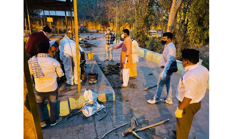 परिवार ने कोरोना मरीज का शव लेने से मना किया... परिवार ने कोरोना मरीज का शव लेने से मना किया...