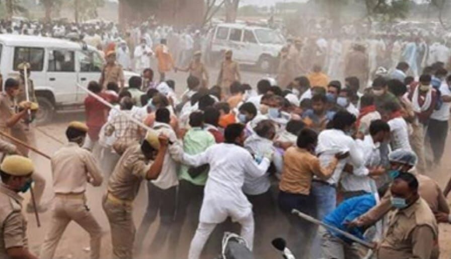 कानपुर देहात: मतगणना स्थल पर प्रत्याशियों के समर्थकों ने गाइडलाइंस की उड़ाई धज्जियां