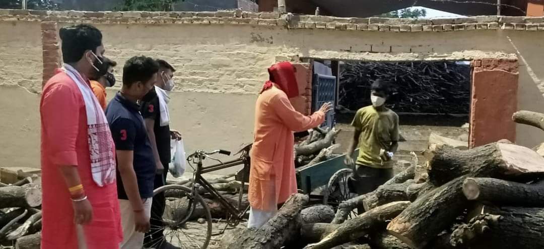 बहराइच: त्रिमुहानी श्मशान घाट पर स्वयंसेवक संघ ने उपलब्ध कराई 150 क्विंटल लकड़ी बहराइच: त्रिमुहानी श्मशान घाट पर स्वयंसेवक संघ ने उपलब्ध कराई 150 क्विंटल लकड़ी