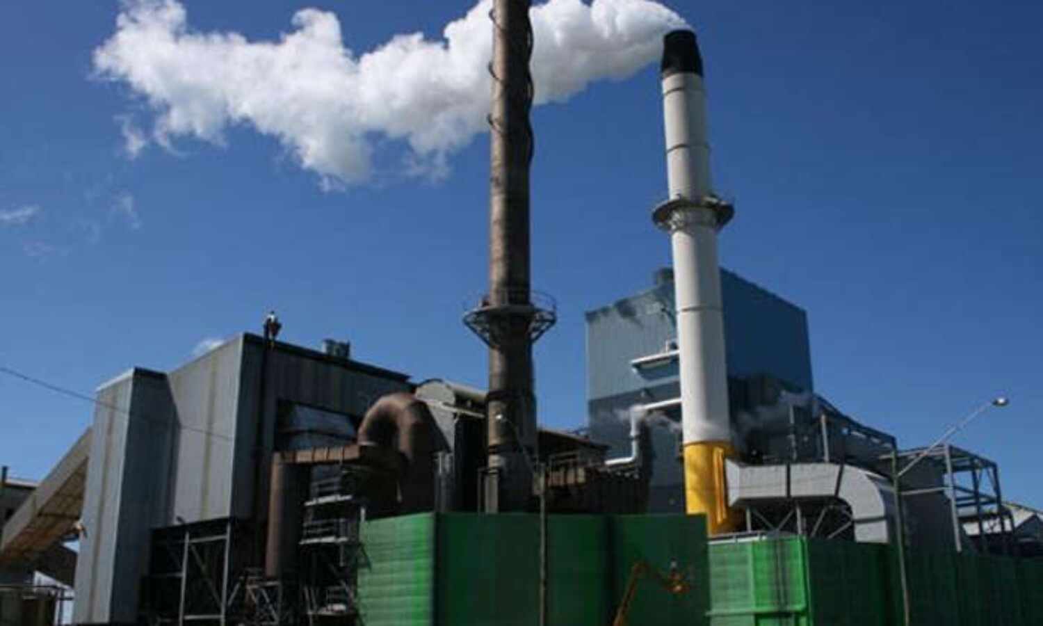 कोरोना काल में भी यूपी में उद्योगों का चल रहा पहिया