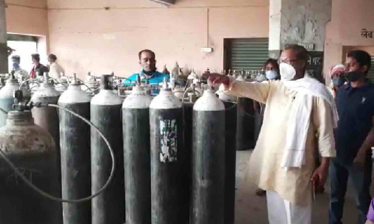 अम्बेडकरनगर: थमती सांसों का सहारा बने रामप्यारे विश्वकर्मा