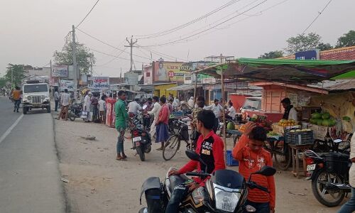 बहराइच: गजाधरपुर में लग रही बाजारे, बेखौफ घूम रहे लोग, नहीं दिख रहा लॉकडाउन का असर