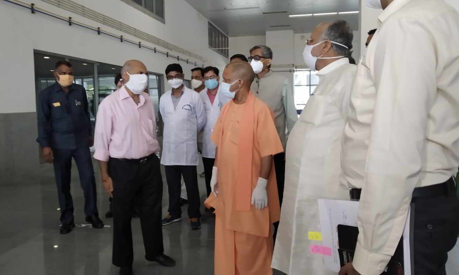 सीएम योगी ने लखनऊ में 100 बेड के कोविड अस्पताल को दी हरी झण्डी