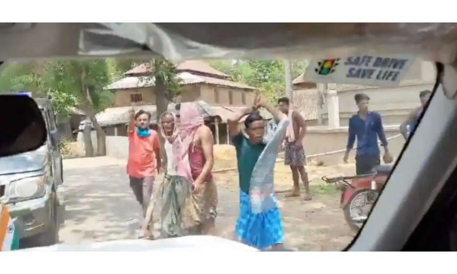 बंगाल में नहीं थम रही हिंसा, केंद्रीय मंत्री मुरलीधरण के काफिले पर हमला, बाल - बाल बचे