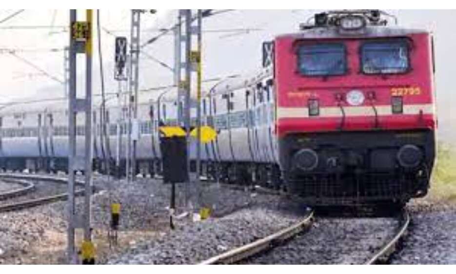 शताब्दी, राजधानी, दुरंतो और वंदे भारत एक्सप्रेस सहित 52 जोड़ी यात्री ट्रेने हुई रद्द