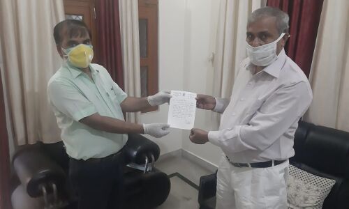 औरैया: राज्य मंत्री लाखन सिंह राजपूत ने पावर बैकअप के लिए दिए 11 लाख औरैया: राज्य मंत्री लाखन सिंह राजपूत ने पावर बैकअप के लिए दिए 11 लाख