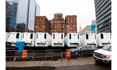 न्यूयॉर्क में कोरोना मरीजों के शव 1 साल से अंतिम संस्कार के इंतजार में, शवगृह में जगह नहीं, ट्रकों में रखे