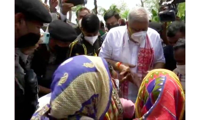 बंगाल बारूद के ढेर पर बैठा है, मुख्यमंत्री को हालात के बारे में सोचना चाहिए : राज्यपाल