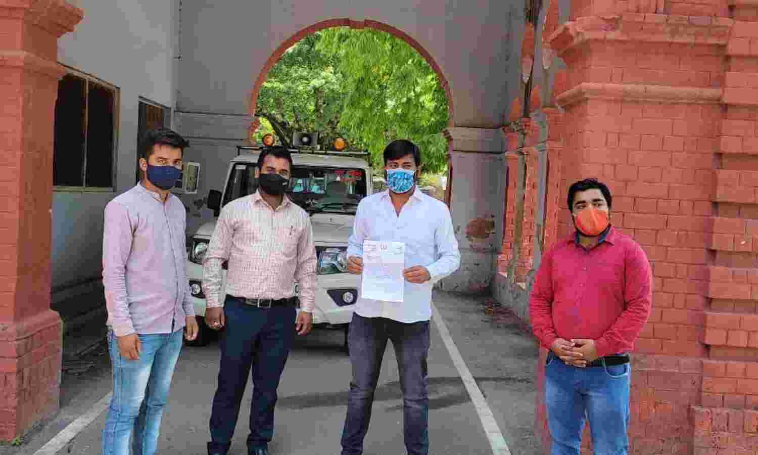 गोरखपुर: कोरोना मरीजों से धन उगाही करने वालों के खिलाफ कार्रवाई की मांग