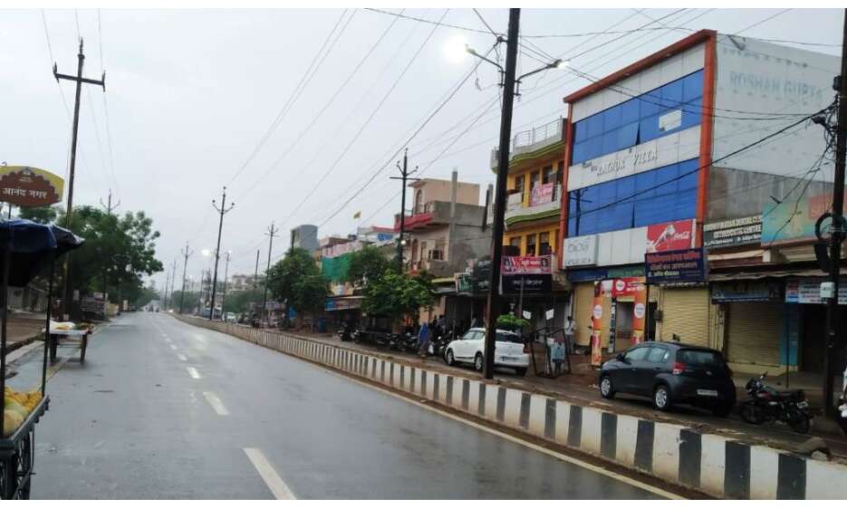 ताऊ ते का असर : ग्वालियर में सुबह से रुक -रुक कर हुई बारिश, गिरा तापमान