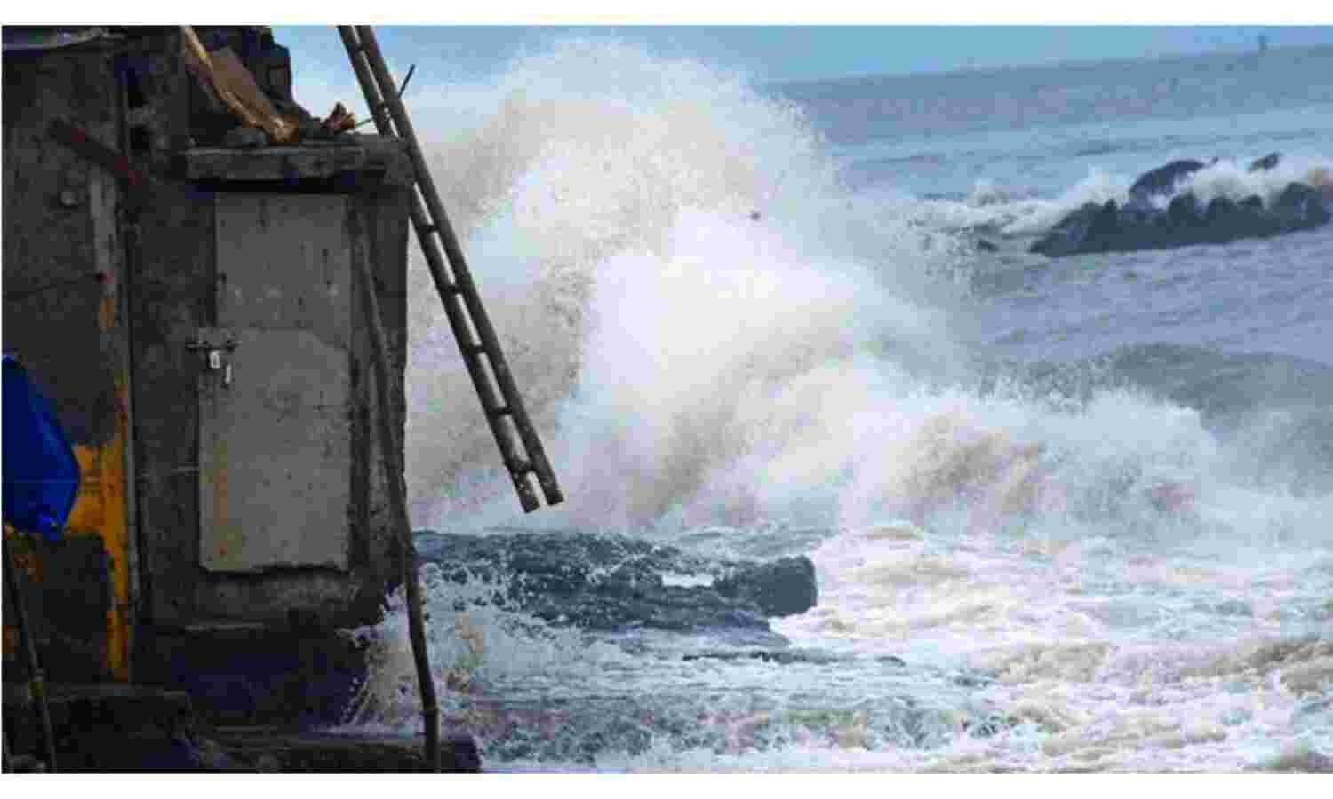 तूफान ताऊ ते ने ऊना से भावनगर तक बरपाया कहर, 5 जिलों में तेज बारिश तूफान ताऊ ते ने ऊना से भावनगर तक बरपाया कहर, 5 जिलों में तेज बारिश