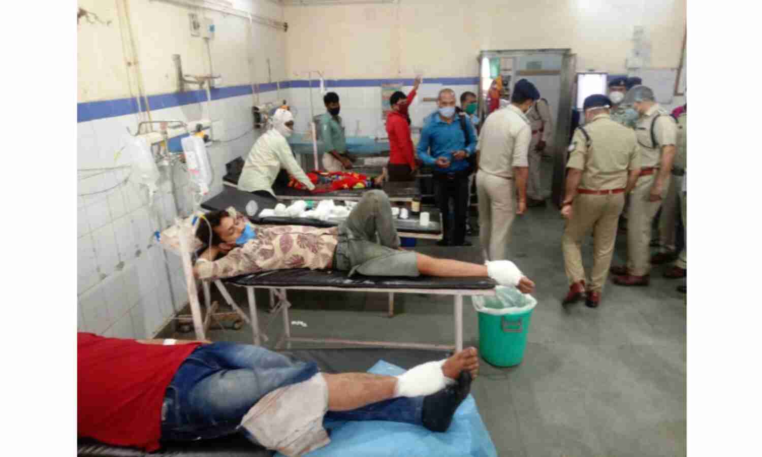 ग्वालियर से कार लूटकर भाग रहे बदमाशों को पुलिस ने एनकाउंटर में दबोचा