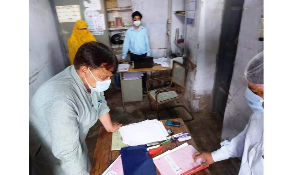 जनमित्र केन्द्रों के माध्यम से लोगों को मिले योजनाओं का लाभ : ऊर्जा मंत्री तोमर