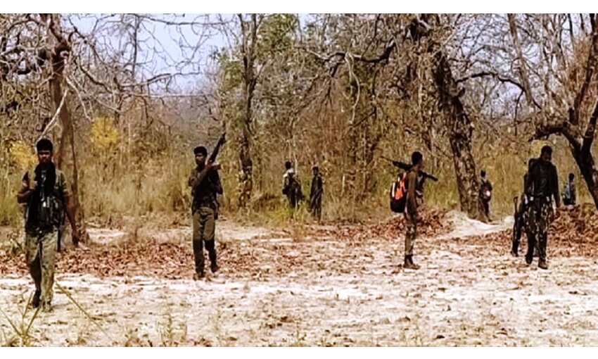 महाराष्ट्र में कमांडोज को मिली बड़ी सफलता, 13 नक्सली ढेर