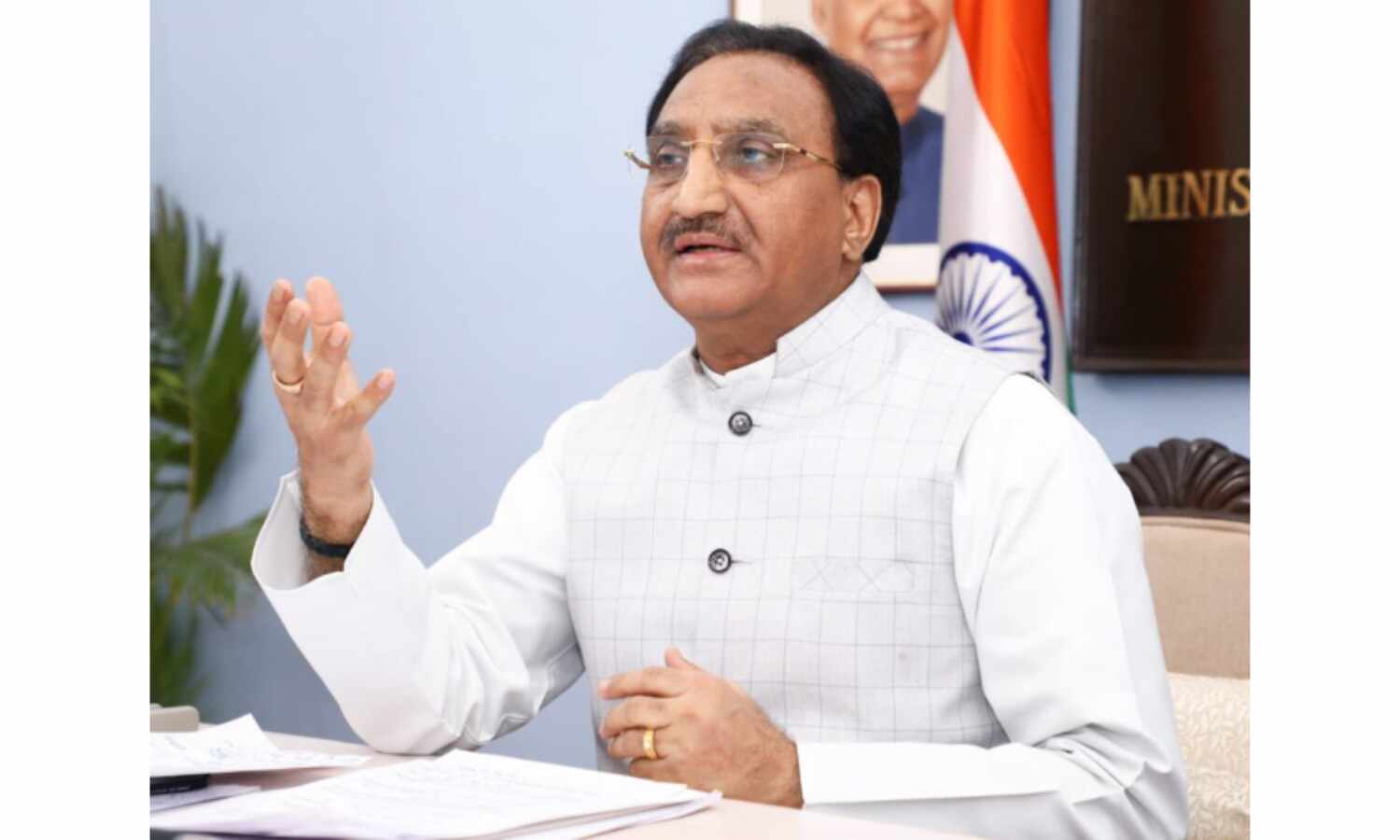 केंद्रीय शिक्षा मंत्री ने बुलाई बैठक, 12वीं परीक्षा पर हो सकता है फैसला