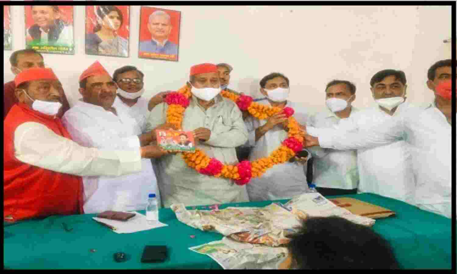 बहराइच: पूर्व विधायक दिलीप ने थामा सपा का दामन