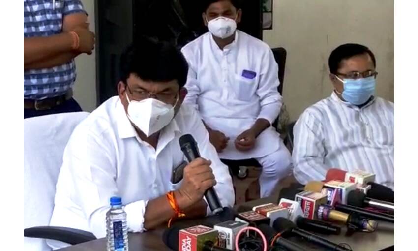 कमलनाथ की भाषा आतंकवादियों के समान, दर्ज हो राजद्रोह का केस : मंत्री सिसोदिया