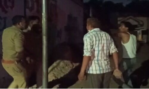 लॉकडाउन में दुकान बंद कराने गये चिनहट के दो सिपाहियों पर हमला