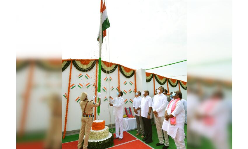 सादगी से मना तेलांगना का सातवां स्थापना दिवस, मुख्यमंत्री ने फहराया तिरंगा