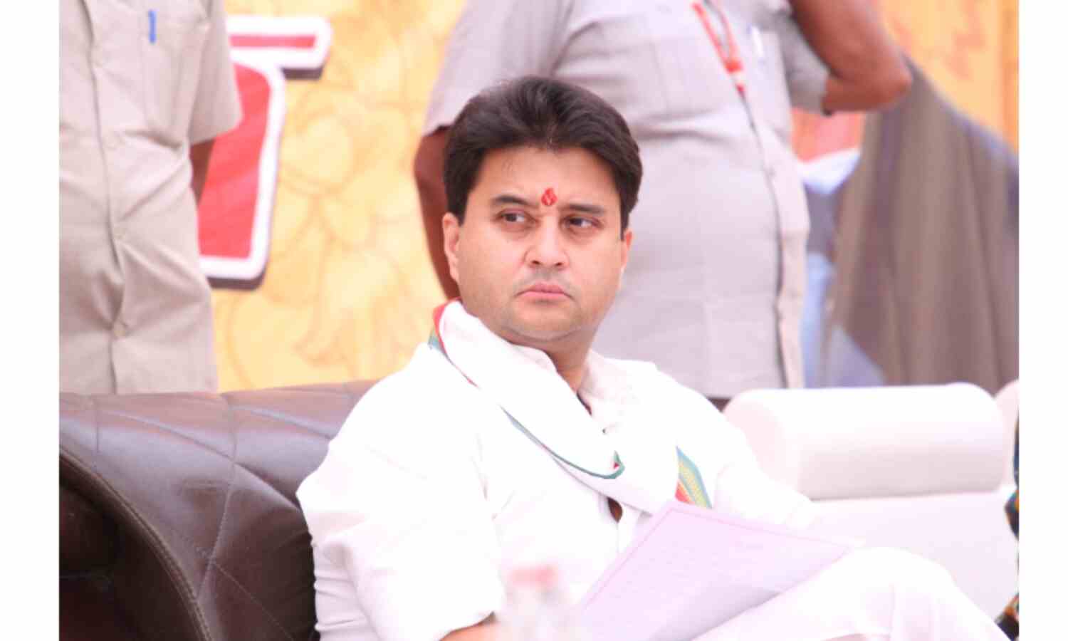 रिश्तों को चोटिल करता सिंधिया का भिंड दौरा