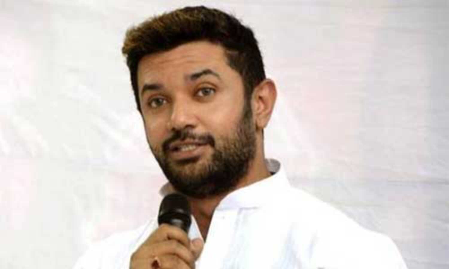 लोजपा में चिराग पड़े अकेले, सांसदों ने पारस को चुना पार्टी सुप्रीमो