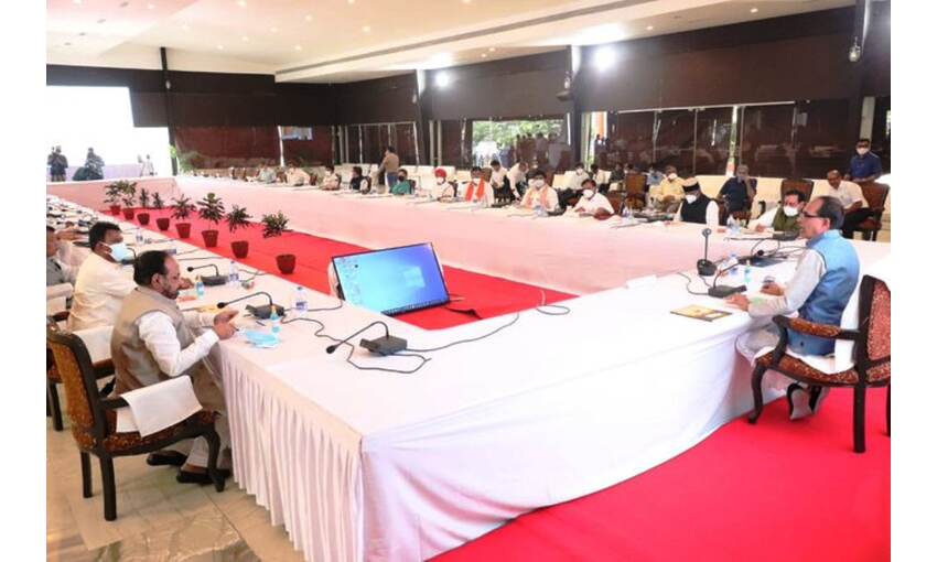 सीहोर में कैबिनेट बैठक जारी, तीसरी लहर से बचाव पर चर्चा