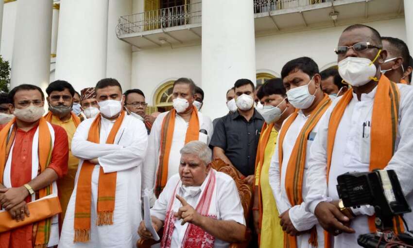 पश्चिम बंगाल में बढ़ती हिंसा के बीच राज्यपाल से मिले शुभेंदु, ममता को चेतावनी