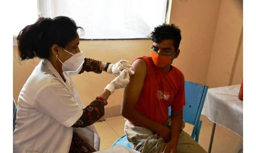 देश में टीकाकरण का बना रिकार्ड, एक दिन में 78 लाख से अधिक लोगों ने लगवाई वैक्सीन