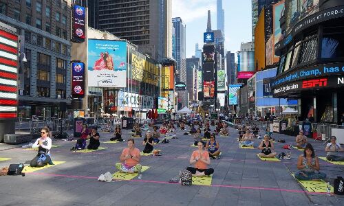 भारत के साथ दुनिया के 190 देशों ने किया योग प्राणायाम