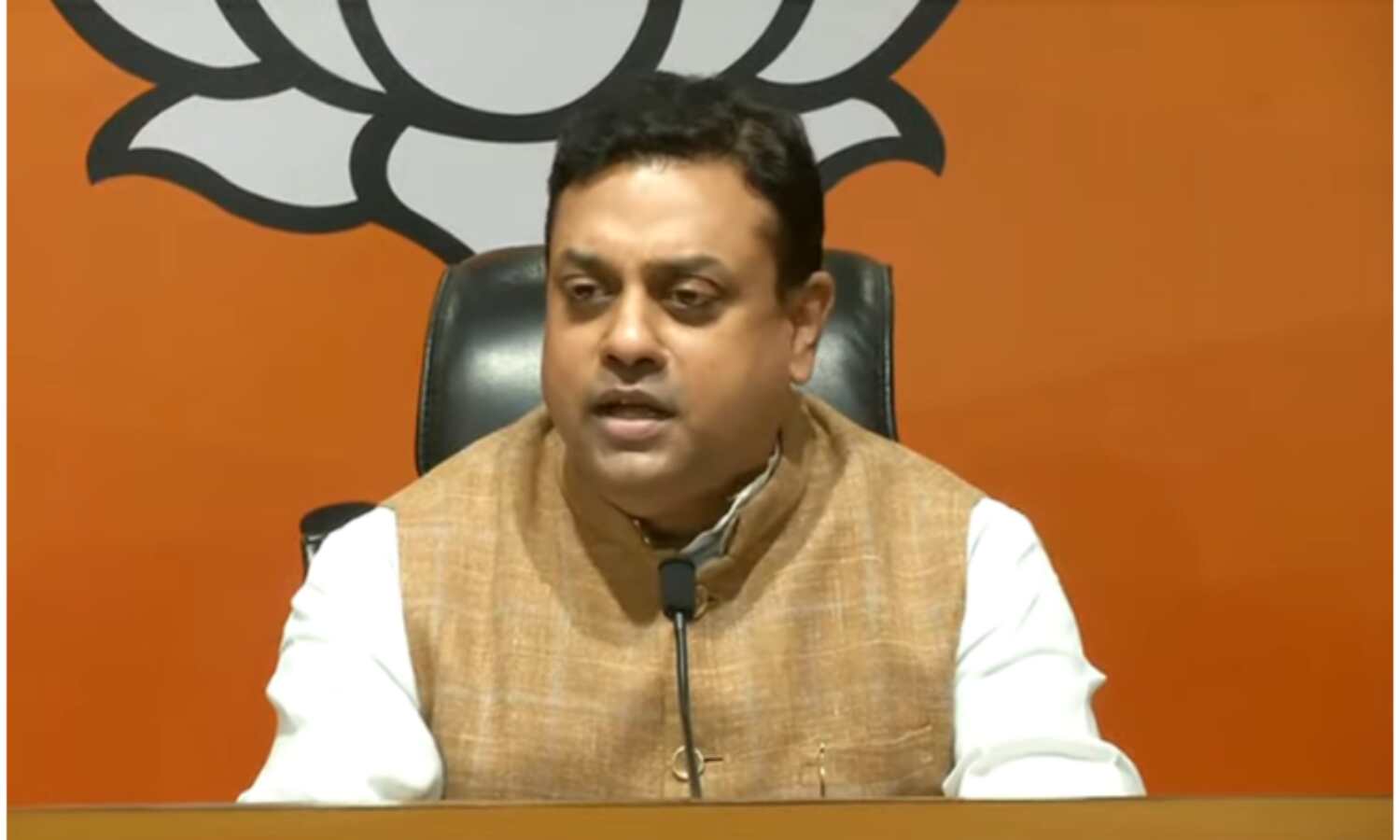 श्वेत पत्र पर भाजपा का पलटवार, कहा- भारत की कोरोना से लड़ाई को डिरेल करने का प्रयास