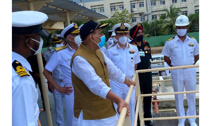 रक्षामंत्री ​राजनाथ सिंह ने नौसेना के प्रोजेक्ट सीबर्ड का किया हवाई सर्वेक्षण​