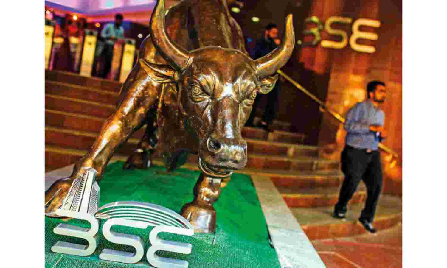 शेयर बाजार में उतार- चढ़ाव, दोनों सूचकांक में बढ़त जारी