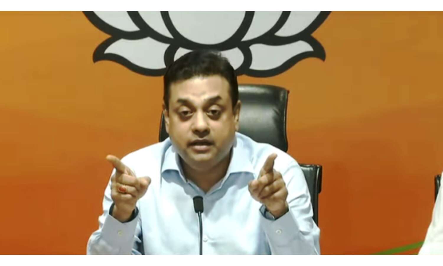 भाजपा ने केजरीवाल पर निशाना साधा, कहा- ऑक्सीजन की मांग पर झूठ बोला