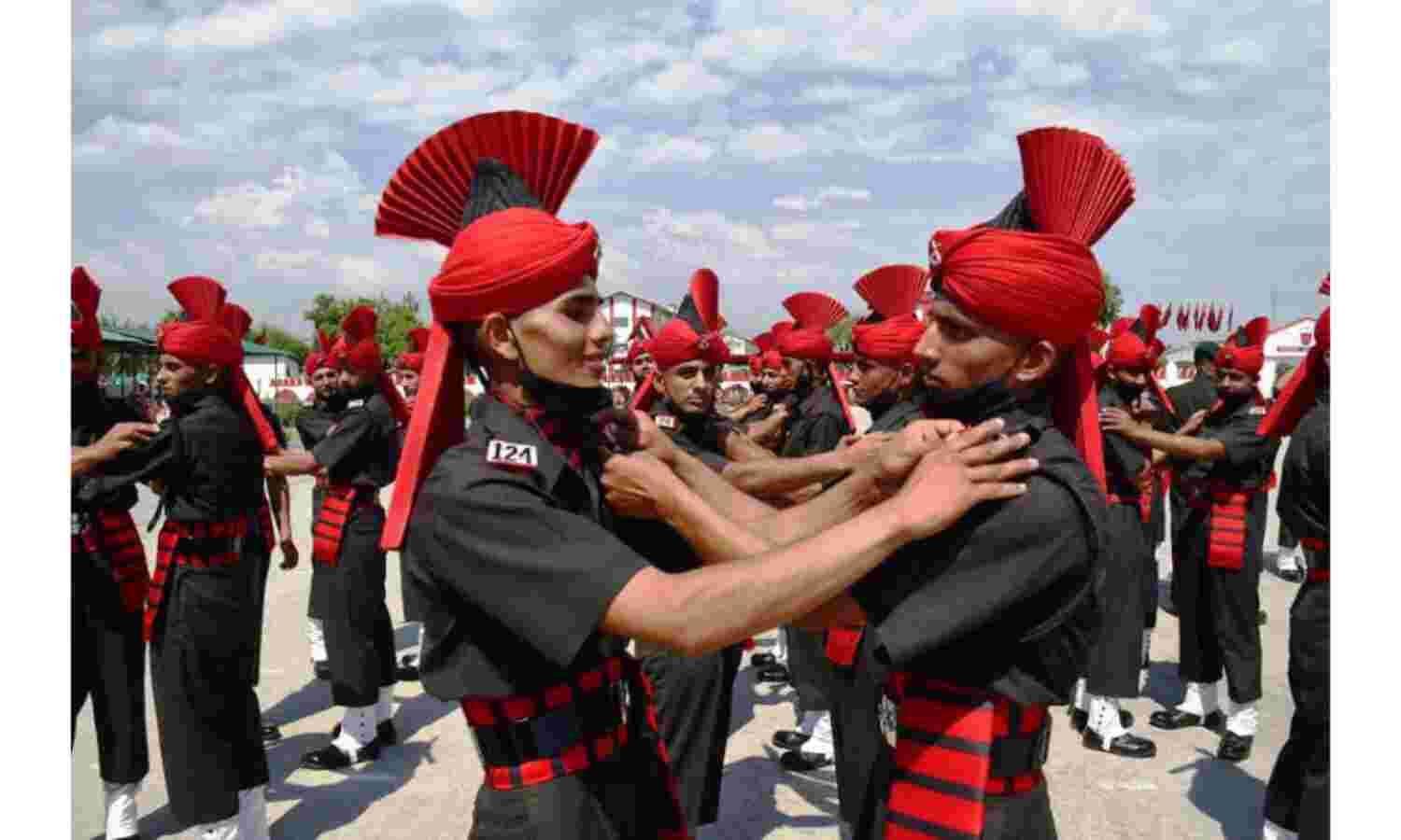 जम्मू-कश्मीर लाइट इन्फैंट्री रेजिमेंटल सेंटर ने देश को दिए 614 युवा सैनिक