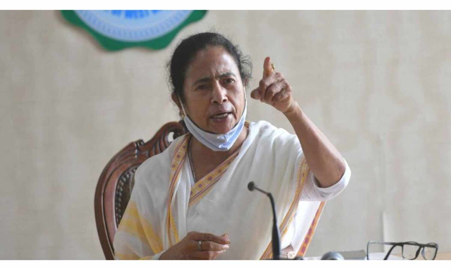 फर्जी टीकाकरण मामले में केंद्र ने ममता सरकार से मांगा जवाब, दो दिन का दिया समय