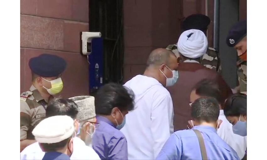 लद्दाख के नेताओं केंद्रीय गृह राज्य मंत्री से की मुलाकात, कहा - पूर्ण राज्य का दर्जे की उठाई मांग