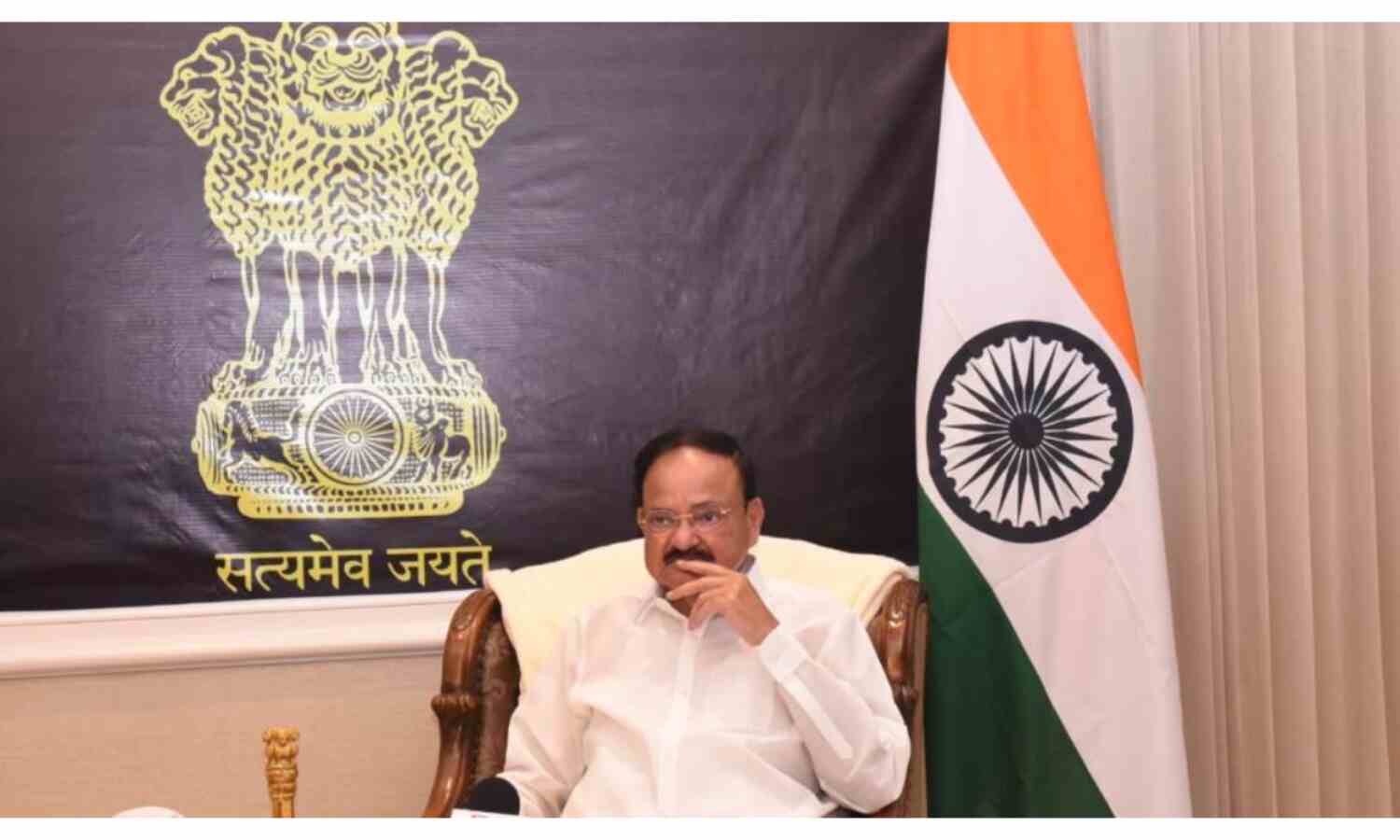 विचारकों को कोरोना के दुनिया और भारत पर इसके प्रभावों का अध्ययन करना चाहिए : उपरष्ट्रपति