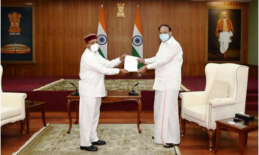 थावरचंद गहलोत ने राज्यसभा से दिया इस्तीफा, सभापति वेंकैया ने किया स्वीकार थावरचंद गहलोत ने राज्यसभा से दिया इस्तीफा, सभापति वेंकैया ने किया स्वीकार