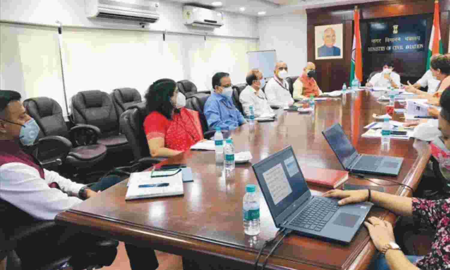 ज्योतिरादित्य सिंधिया ने नागरिक उड्डयन मंत्रालय का भार संभालते ही की पहली बैठक, ली जानकारी