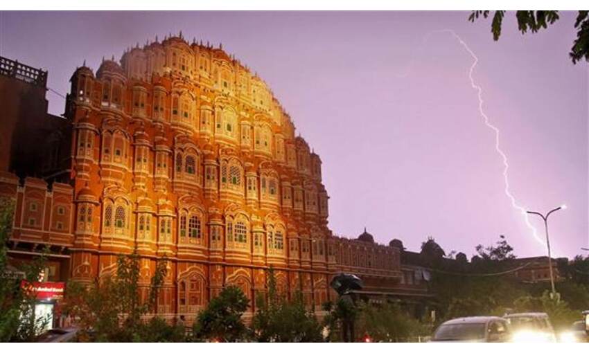 राजस्थान में बिजली गिरने से कई लोगों की मौत, मुख्यमंत्री ने की मुआवजे की घोषणा