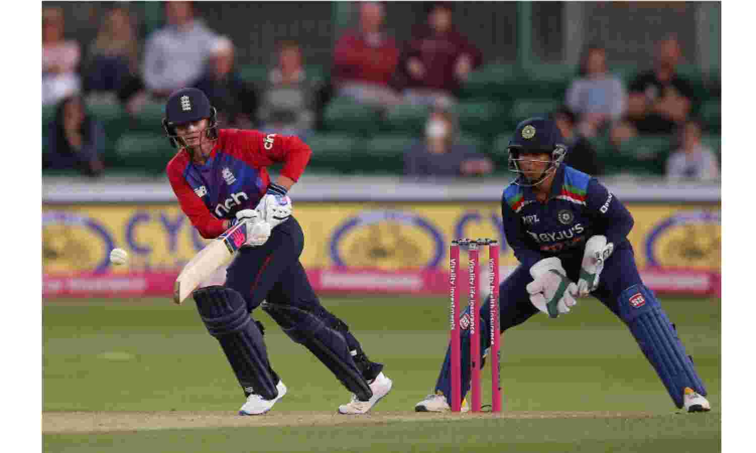 इंग्लैंड ने भारत को 8 विकेट से हराया, 2- 1 से जीती वनडे सीरीज