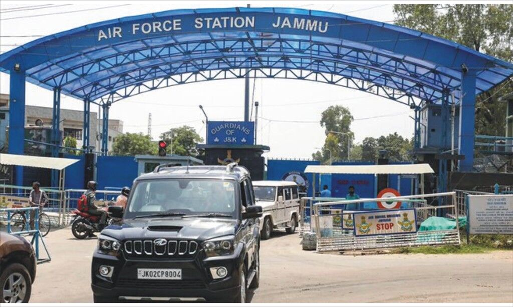 जम्मू एयरफोर्स स्टेशन के पास फिर दिखा ड्रोन, सुरक्षा बल सतर्क