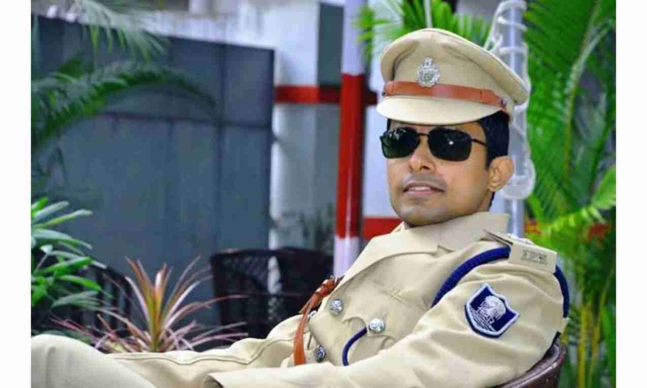 विनय तिवारी : जिले को मिला अब तक सबसे युवा एसपी