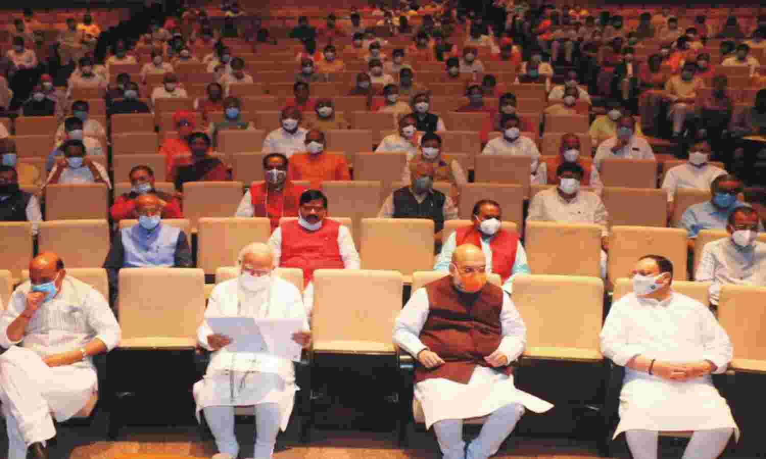 सांसद वैक्सीन को लेकर फैलाए जा रहे भ्रम को दूर करें : प्रधानमंत्री