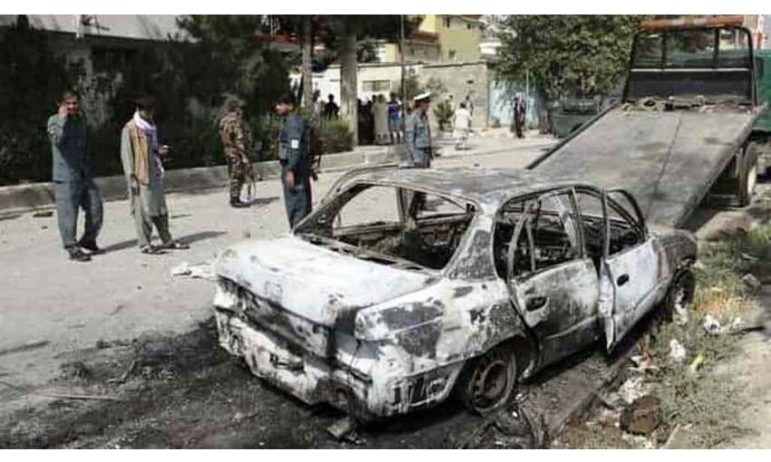 राष्ट्रपति अशरफ गनी पढ़ते रहे नमाज, तालिबान दागता रहा रॉकेट