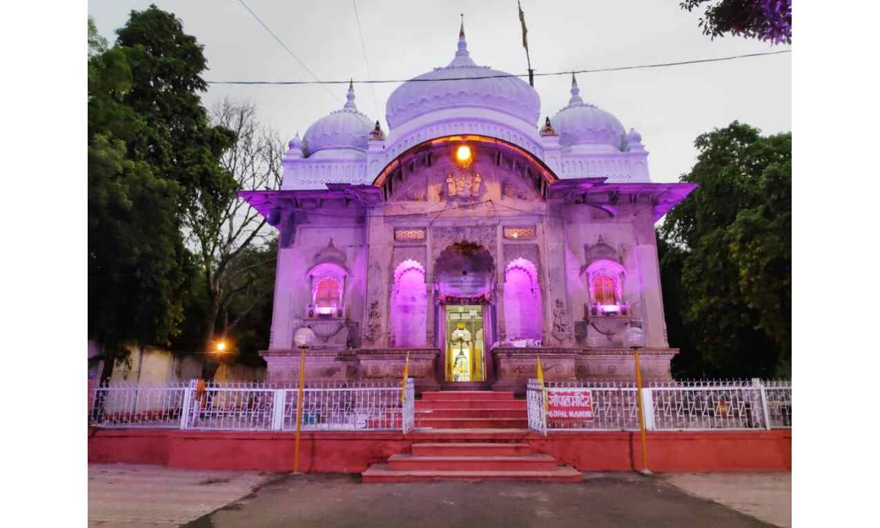 ग्वालियर में कोरोना की नई गाइडलाइन, एक समय में 50 लोग कर सकेंगे पूजा-अर्चना ग्वालियर में कोरोना की नई गाइडलाइन, एक समय में 50 लोग कर सकेंगे पूजा-अर्चना